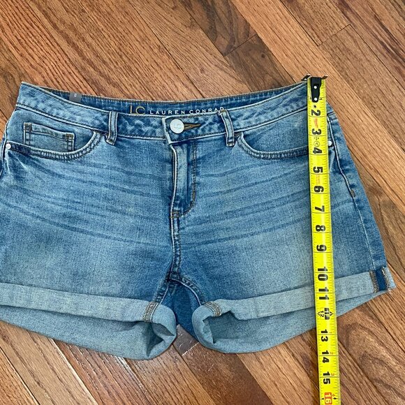 Lauren Conrad denim shorts, size 6 - Picture 4 of 4